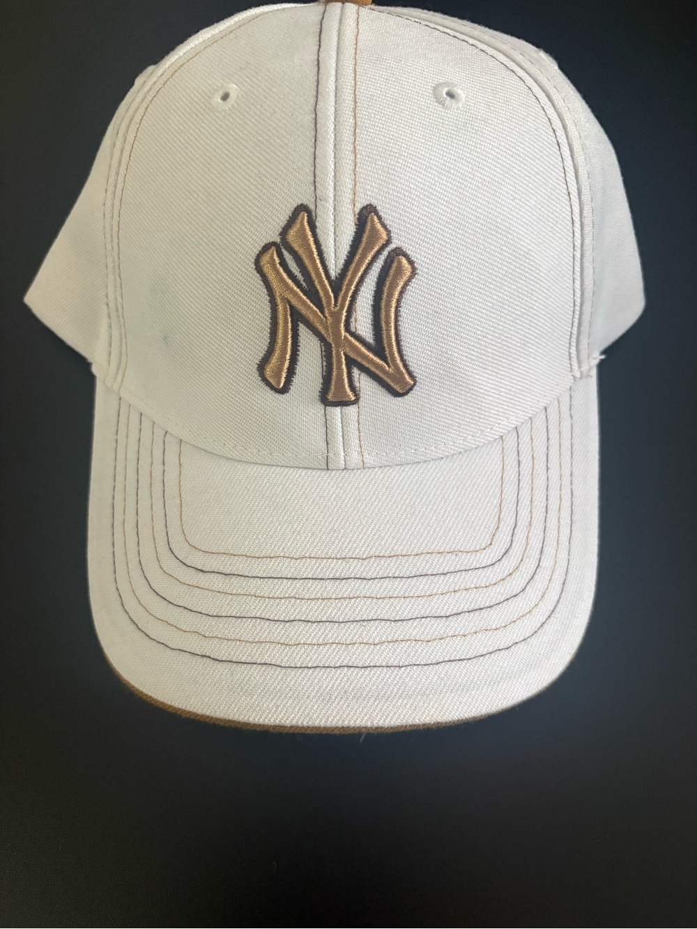 NY Yankees Twins Enterprise Cream Gold Snap Cap OSFA